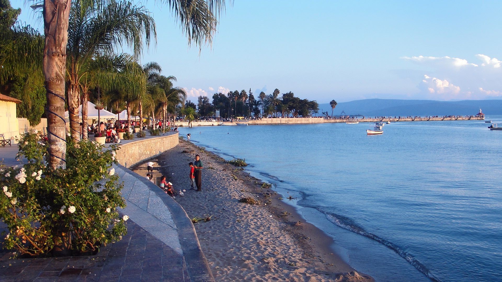 Top 8 Reasons Retirees Move to Lake Chapala - Focus On Mexico